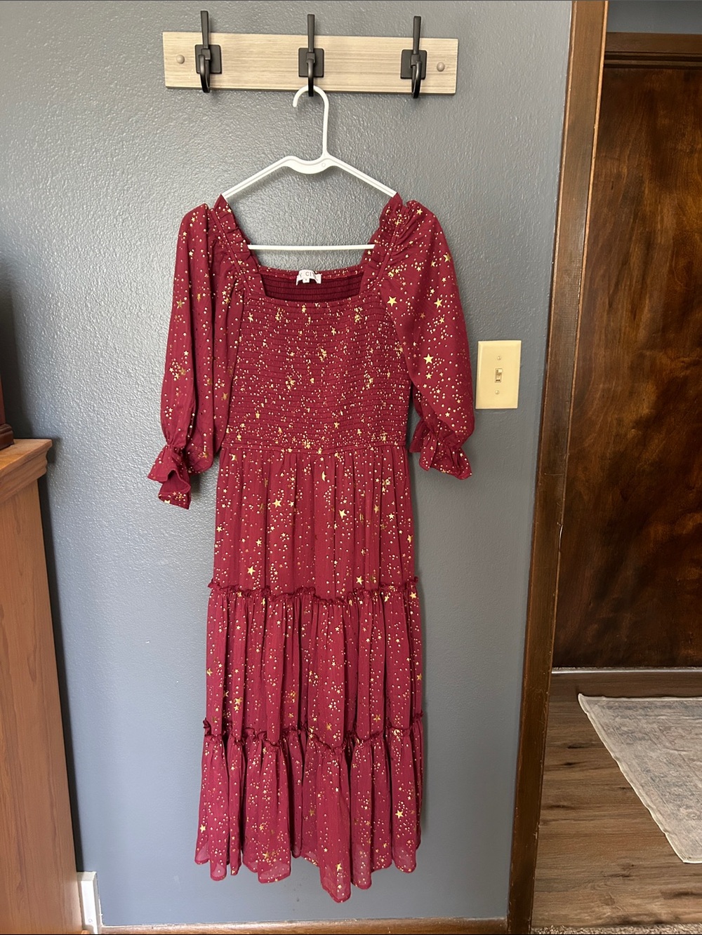 Ivy City Co. Smocked Puffed Sleeves Dress Burgundy with Gold Stars Size Small